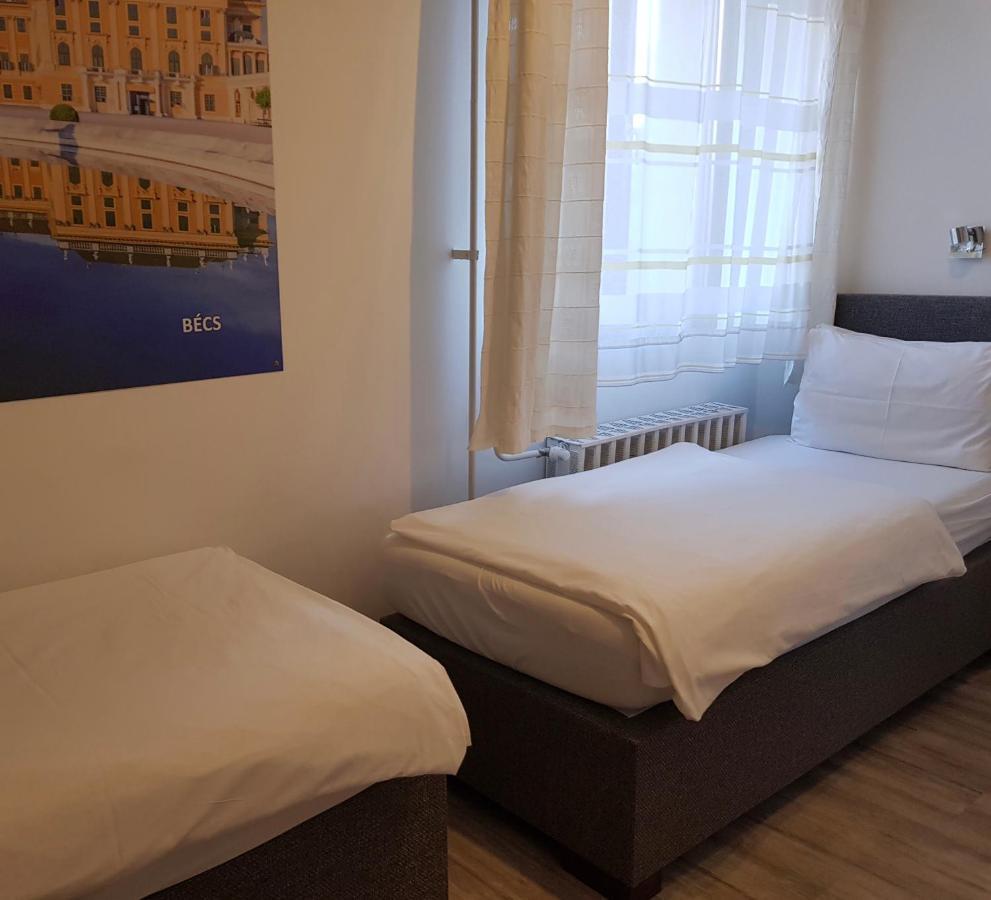 Matyas Panzio Bed & Breakfast Szeged Bagian luar foto